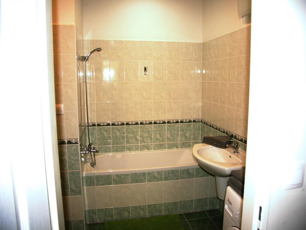 Apartman Raisova 1180 Karlowe Wary Zewnętrze zdjęcie